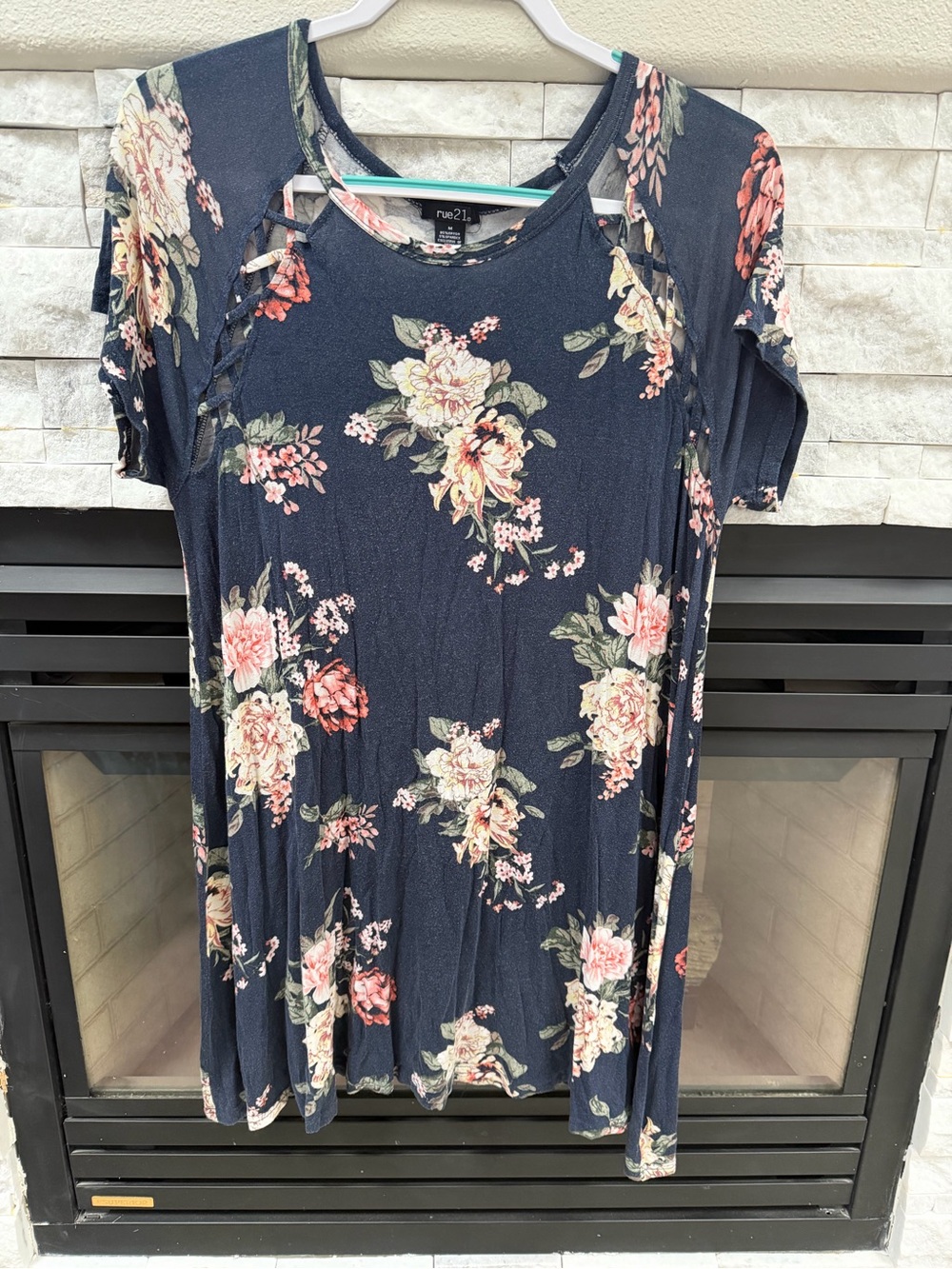Rue21 Navy Floral Cutout Sleeve Tunic